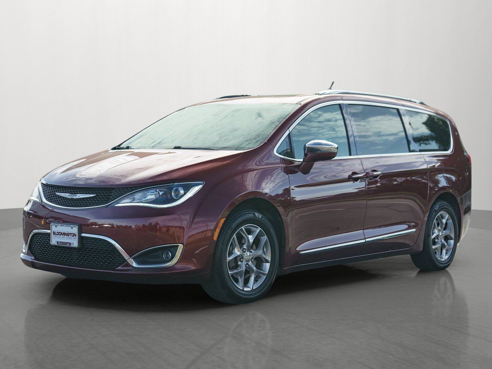 Used 2019 Chrysler Pacifica Limited FWD image 3