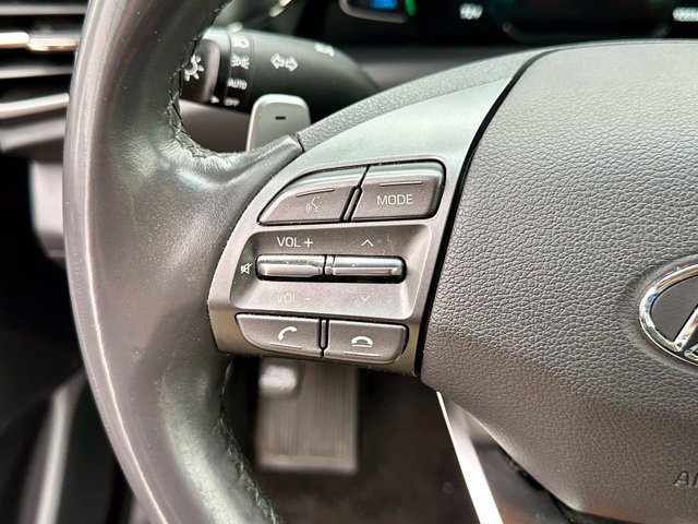 Used 2020 Hyundai Ioniq SE FWD image 32