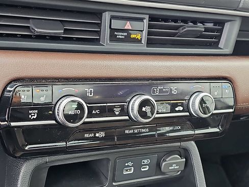 Used 2023 Honda Pilot Elite image 19