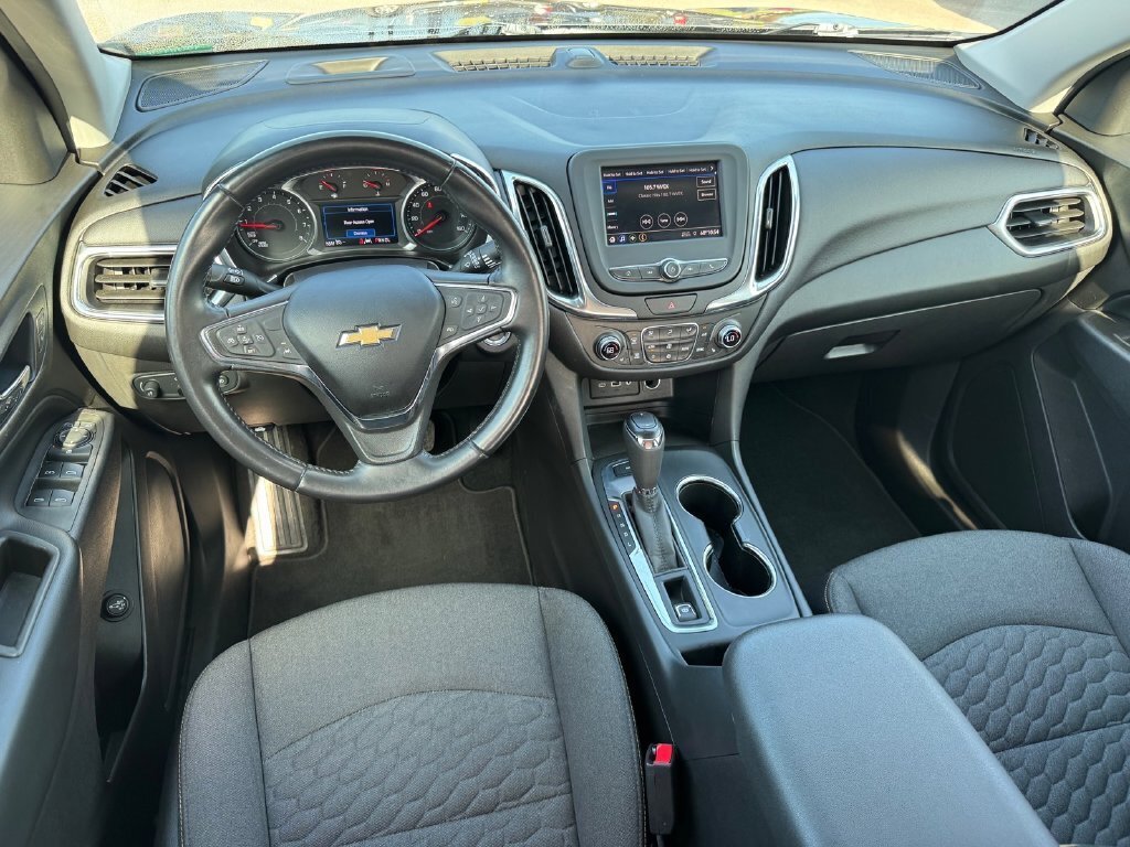Used 2020 Chevrolet Equinox LT w/ Driver Convenience Package AWD/4WD image 16