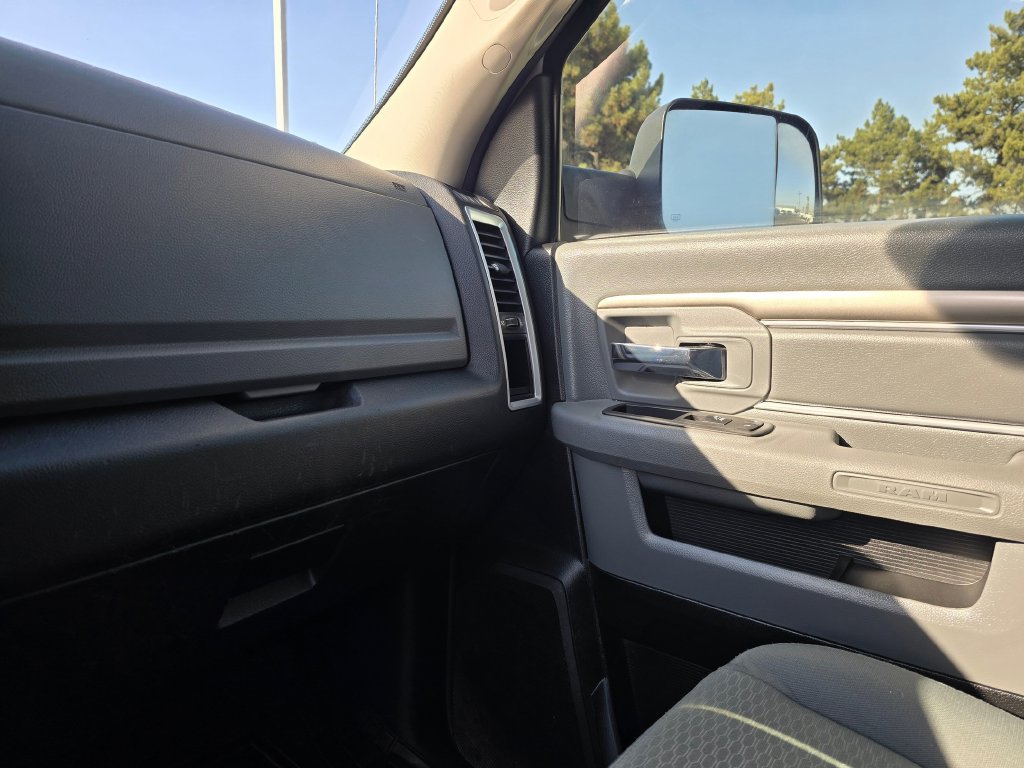 Used 2017 RAM 2500 SLT AWD/4WD image 26