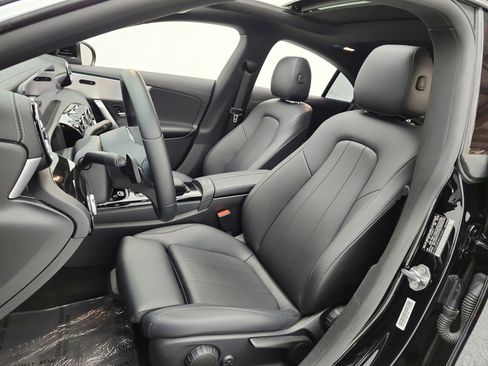 Used 2022 Mercedes-Benz CLA 250 image 10