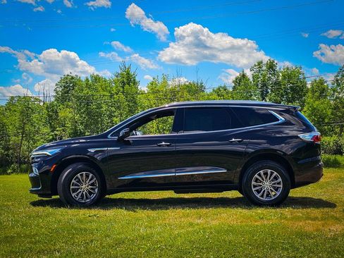 Used 2024 Buick Enclave Essence w/ LPO, Cargo Package AWD/4WD image 6