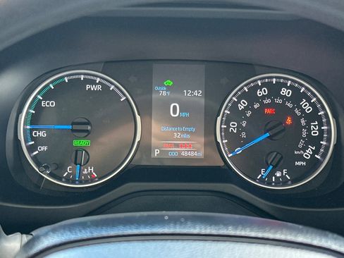 Used 2021 Toyota RAV4 LE image 23