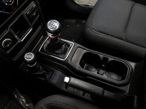 Used 2021 Jeep Wrangler Sport AWD/4WD image 28