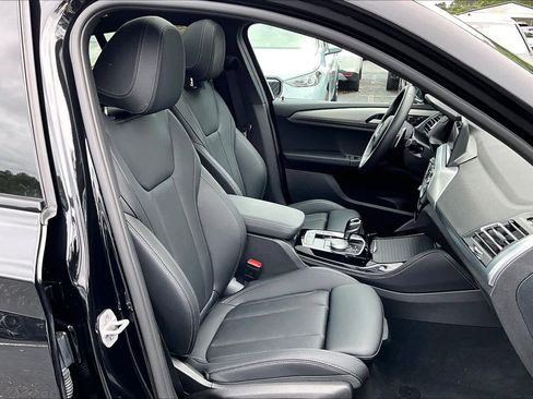 Certified 2025 BMW X4 xDrive30i AWD/4WD image 9
