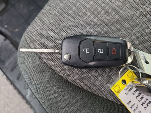 Used 2024 Ford F250 XLT w/ FX4 Off-Road Package image 28