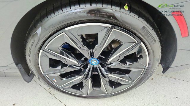 Used 2023 BMW i7 xDrive60 AWD/4WD image 60