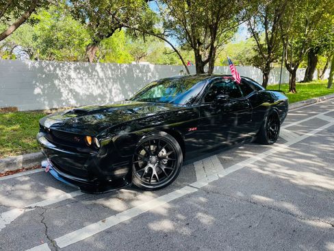 Used 2022 Dodge Challenger R/T w/ Blacktop Package image 1