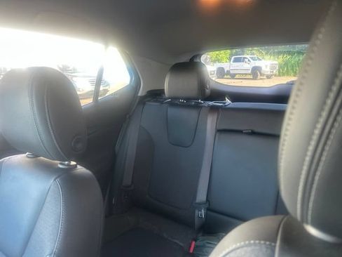 Used 2023 Buick Encore GX Select AWD/4WD image 8