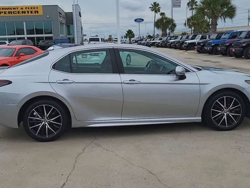 Used 2023 Toyota Camry SE FWD image 9