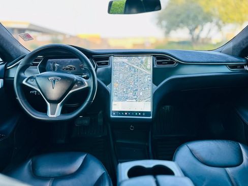 Used 2015 Tesla Model S 60 RWD image 17
