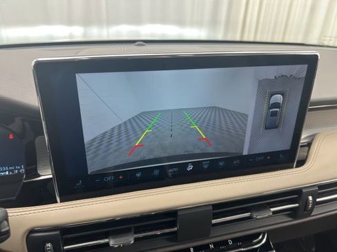 Used 2023 Lincoln Corsair AWD w/ Equipment Group 101A image 18