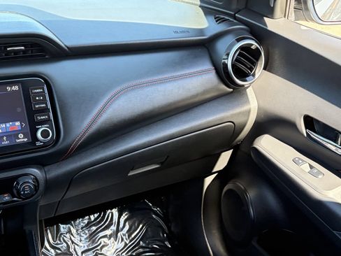 Used 2022 Nissan Kicks SR FWD image 17