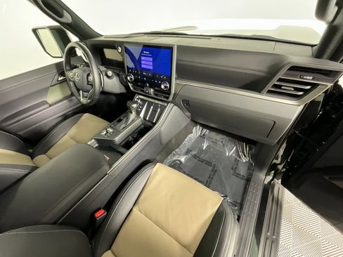 Used 2025 Lexus GX 550 image 19
