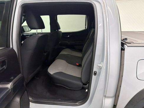Used 2021 Toyota Tacoma TRD Off-Road AWD/4WD image 21