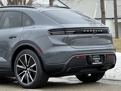 New 2026 Porsche Macan 4 Electric image 7