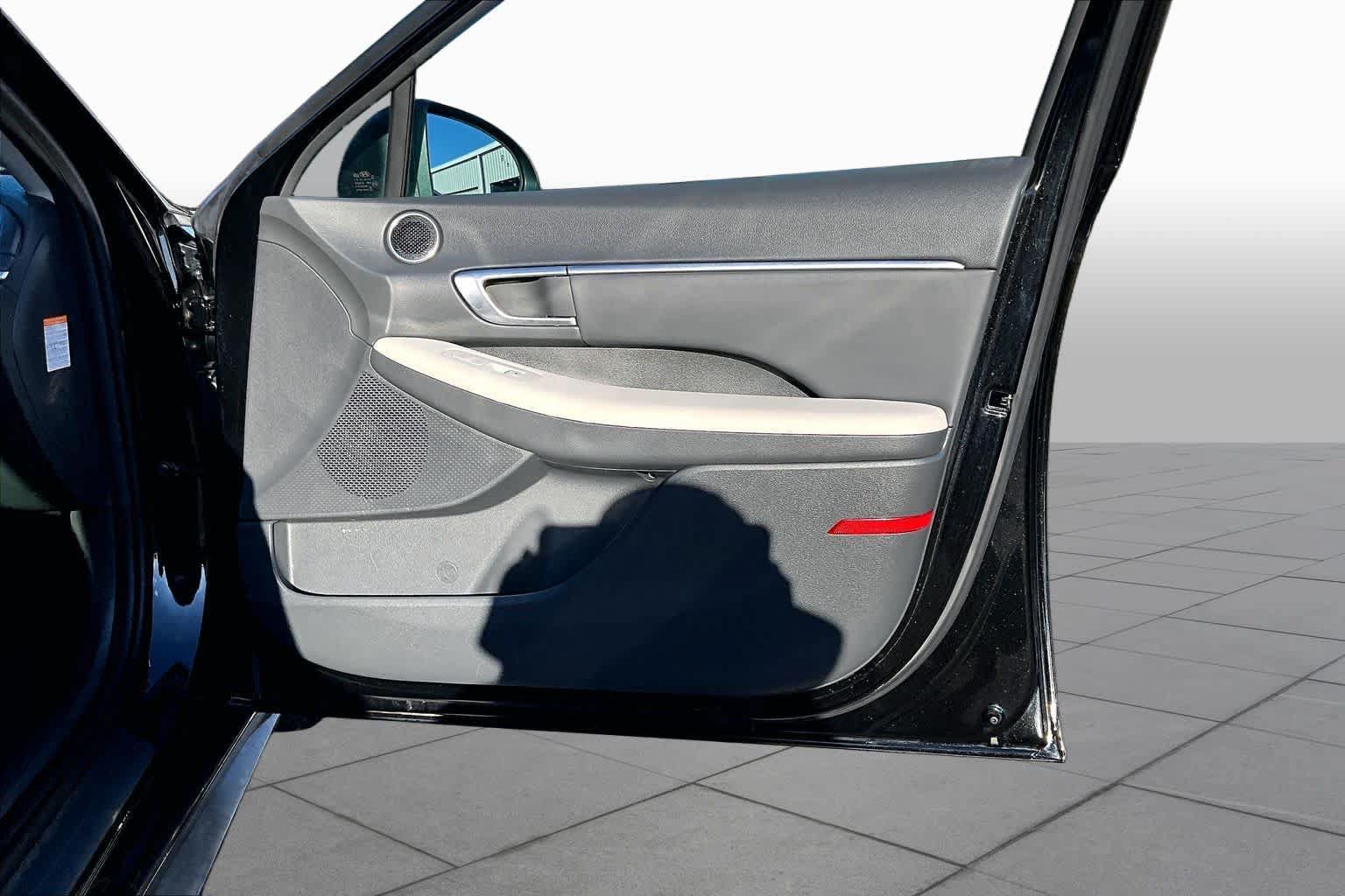 Used 2021 Hyundai Sonata Blue FWD image 23