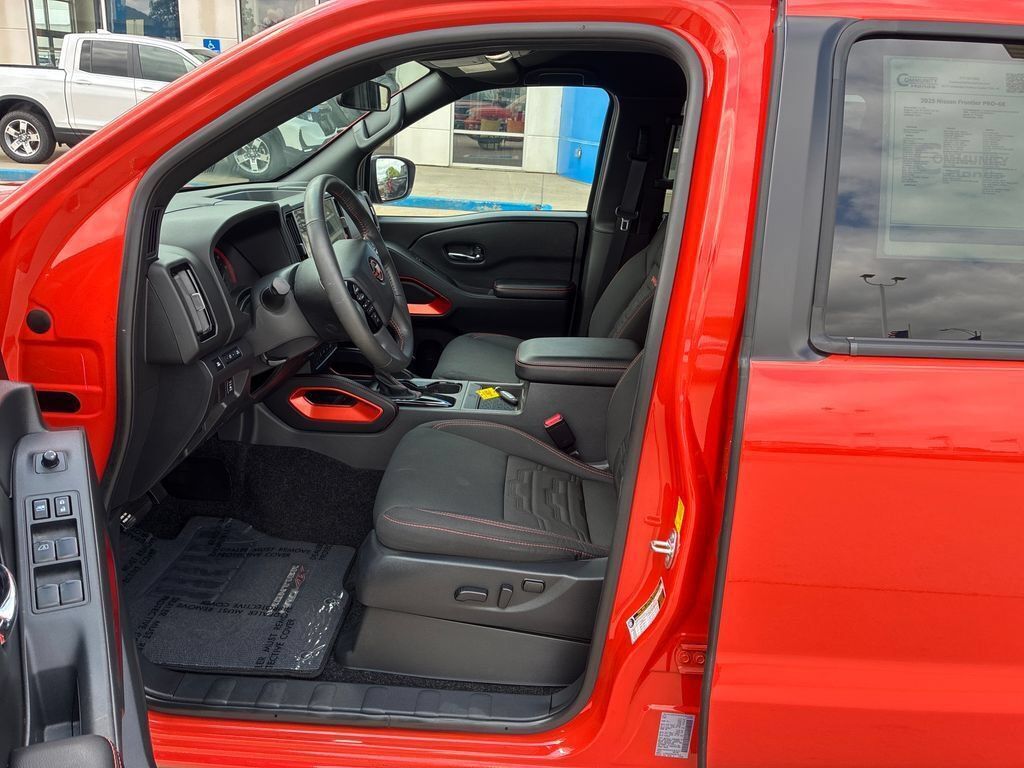 Used 2025 Nissan Frontier PRO-4X w/ Pro Convenience Package AWD/4WD image 9