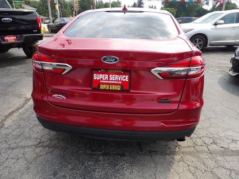 Used 2020 Ford Fusion SE FWD image 6