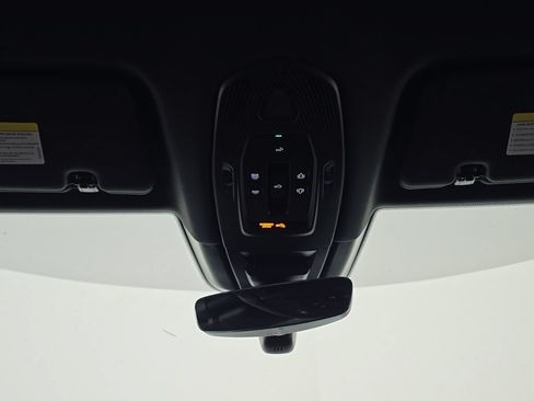 Certified 2024 Porsche Cayenne AWD/4WD image 25