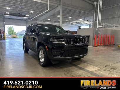 New 2025 Jeep Grand Cherokee Laredo w/ Luxury Tech Group I