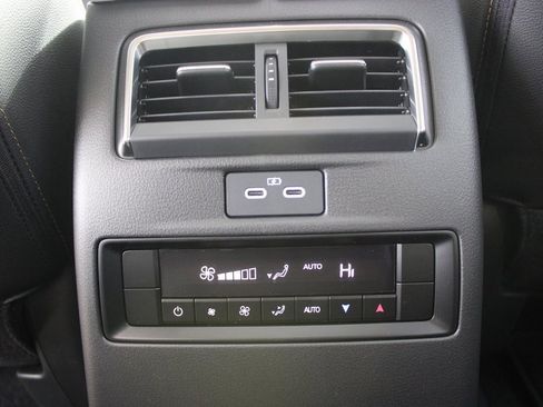 New 2025 MAZDA CX-70 3.3 Turbo w/ Preferred Package image 34