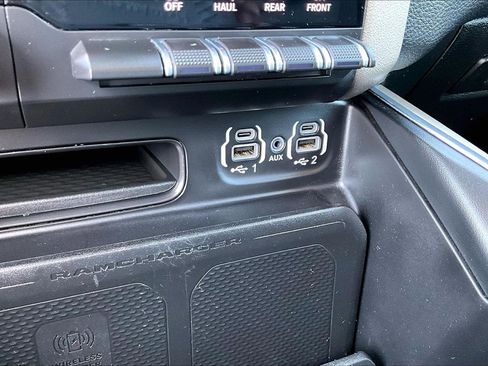 Used 2022 RAM 1500 Laramie AWD/4WD image 18