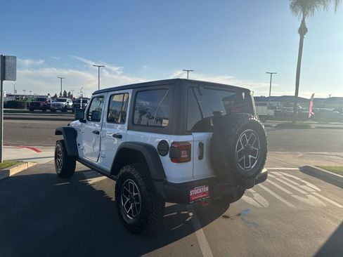 New 2026 Jeep Wrangler Unlimited Rubicon w/ Steel Bumper Group AWD/4WD image 8