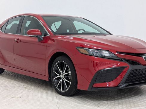 Used 2023 Toyota Camry SE image 7