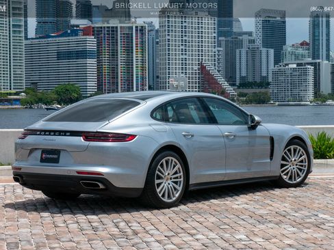 Used 2019 Porsche Panamera RWD image 4