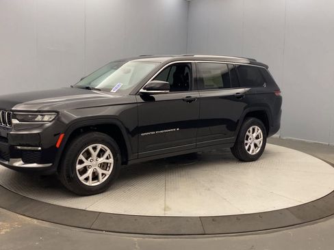 Used 2021 Jeep Grand Cherokee L Limited AWD/4WD image 9