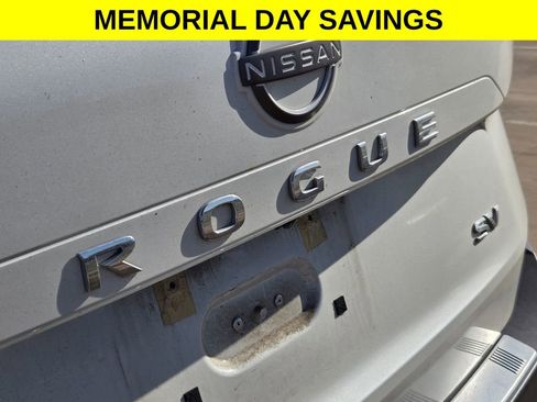 Used 2022 Nissan Rogue SV FWD image 25