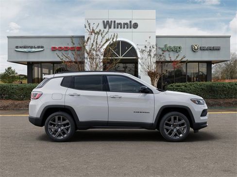 New 2026 Jeep Compass Latitude image 21