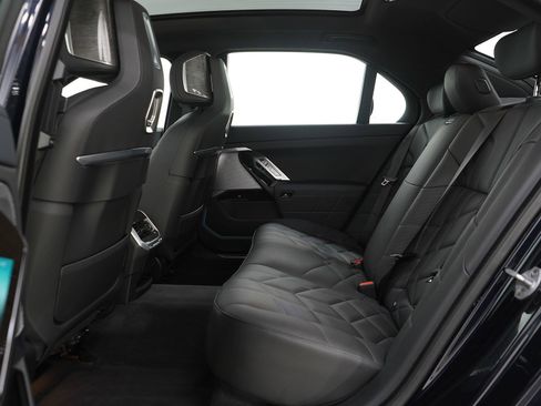Used 2025 BMW 740i xDrive AWD/4WD image 15