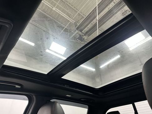 Used 2023 Nissan Titan PRO-4X w/ Pro-4x Convenience Package image 18