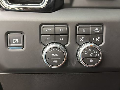 Used 2026 GMC Sierra 3500 Denali Ultimate AWD/4WD image 31