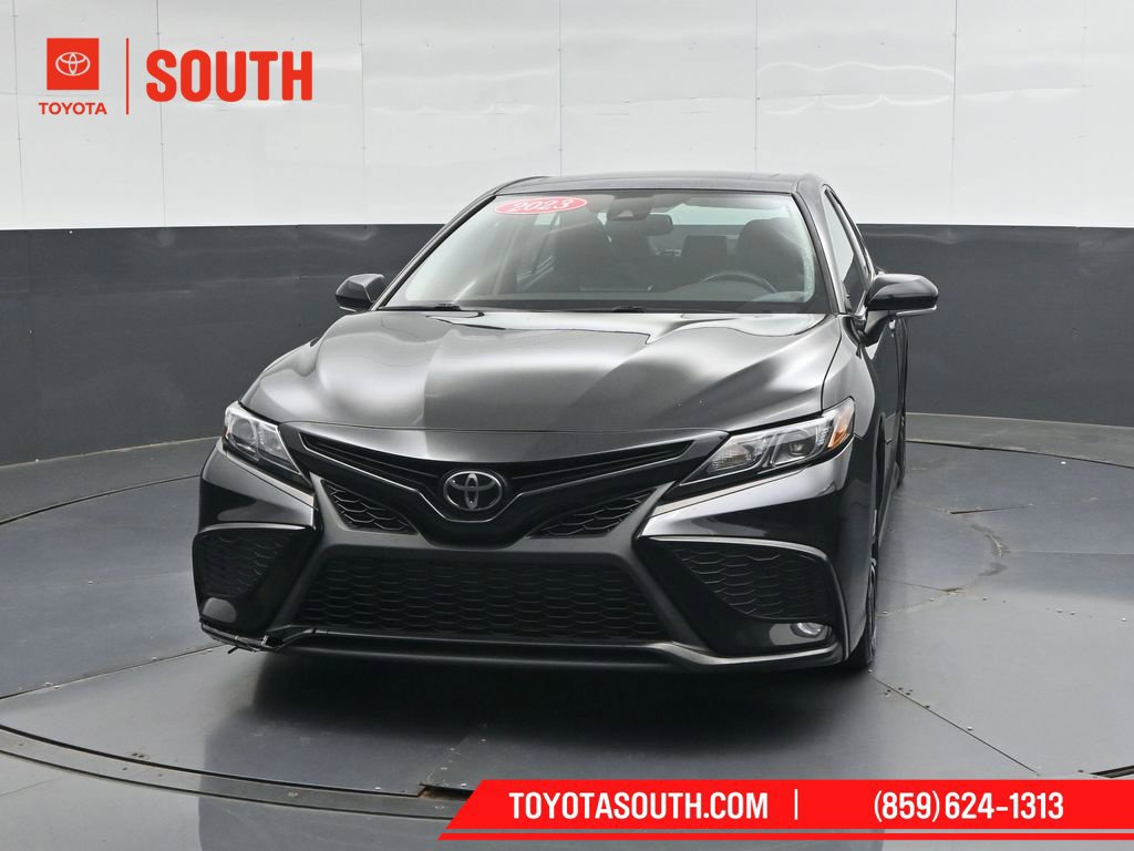 Used 2023 Toyota Camry SE w/ Convenience Package FWD image 5