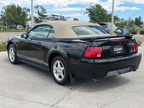 Used 2000 Ford Mustang Convertible RWD image 5