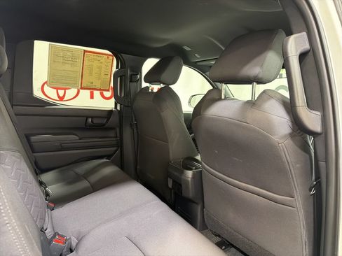 Used 2025 Toyota Tacoma SR5 AWD/4WD image 15