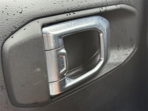 Used 2021 Jeep Wrangler Unlimited Sport image 25