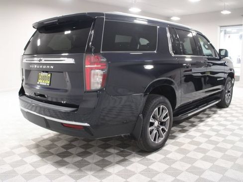 Used 2023 Chevrolet Suburban LT w/ Luxury Package AWD/4WD image 10