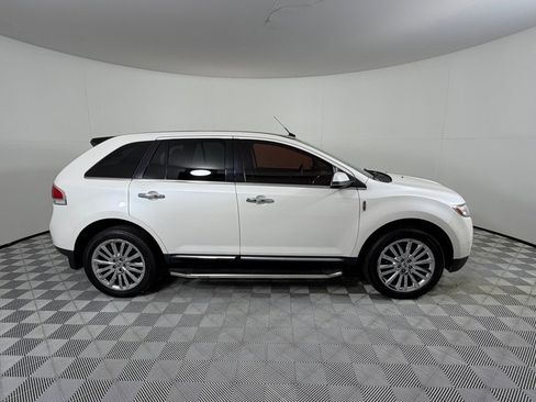 Used 2013 Lincoln MKX AWD image 4