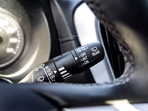 Used 2024 GMC Terrain SLT image 21