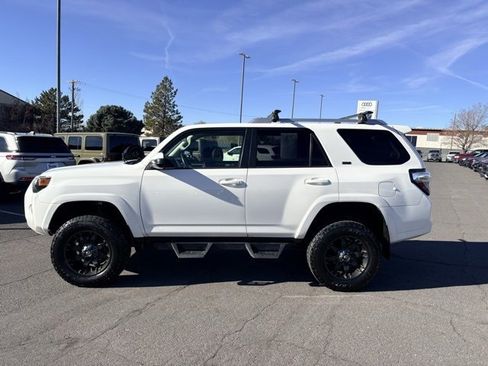 Used 2017 Toyota 4Runner SR5 image 8