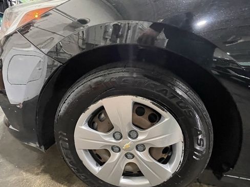 Used 2017 Chevrolet Cruze LS image 30