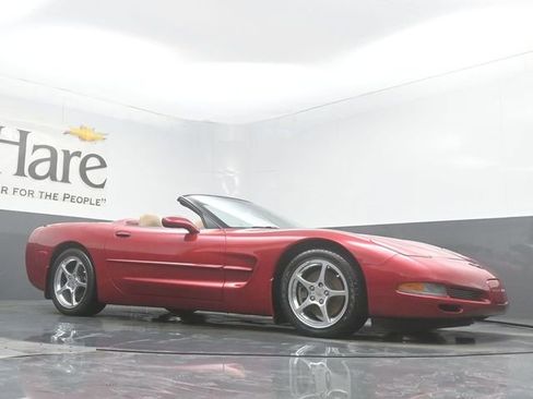 Used 2000 Chevrolet Corvette Convertible w/ Memory Pkg RWD image 2