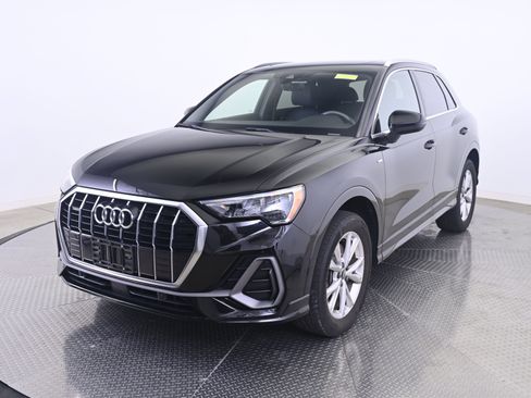 Used 2021 Audi Q3 2.0T Premium w/ Convenience Package AWD/4WD image 1