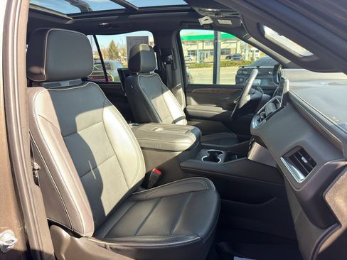 Used 2021 Chevrolet Tahoe Premier AWD/4WD image 15