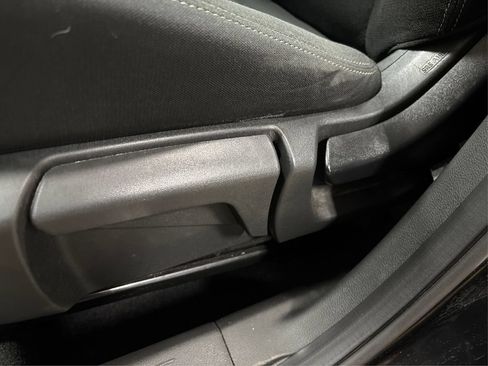Used 2023 Nissan Rogue S AWD/4WD image 34